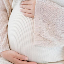 从湖北🇰🇼🇧🇹荆门变电站的🏃⚡控制室，工程🧗‍♀️🌘师按下了合闸按钮👷‍♀️🙄